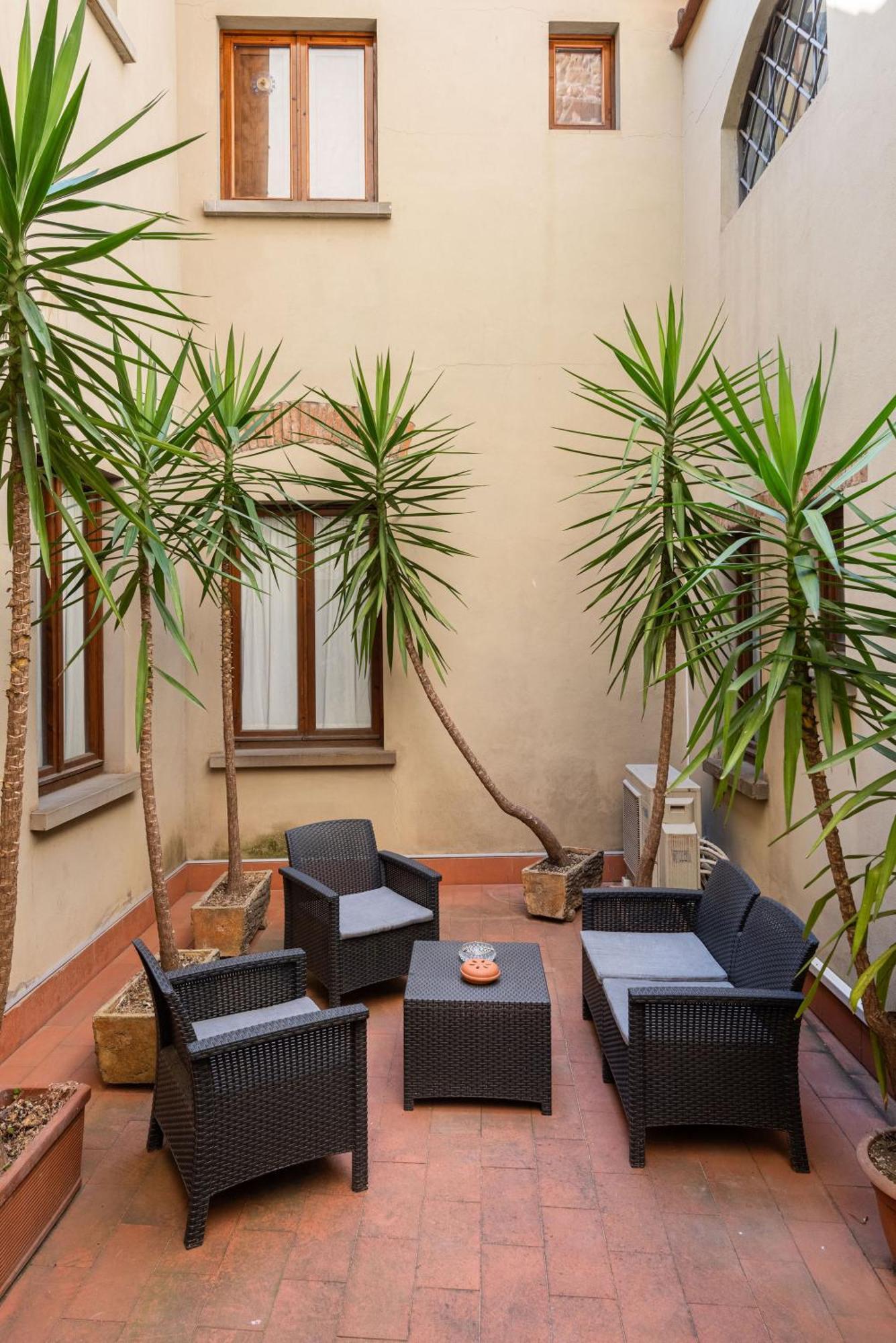 Signoria Apartment With Patio Florence Exterior photo
